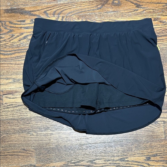 High-rise Woven Skort - Picture 2 of 4